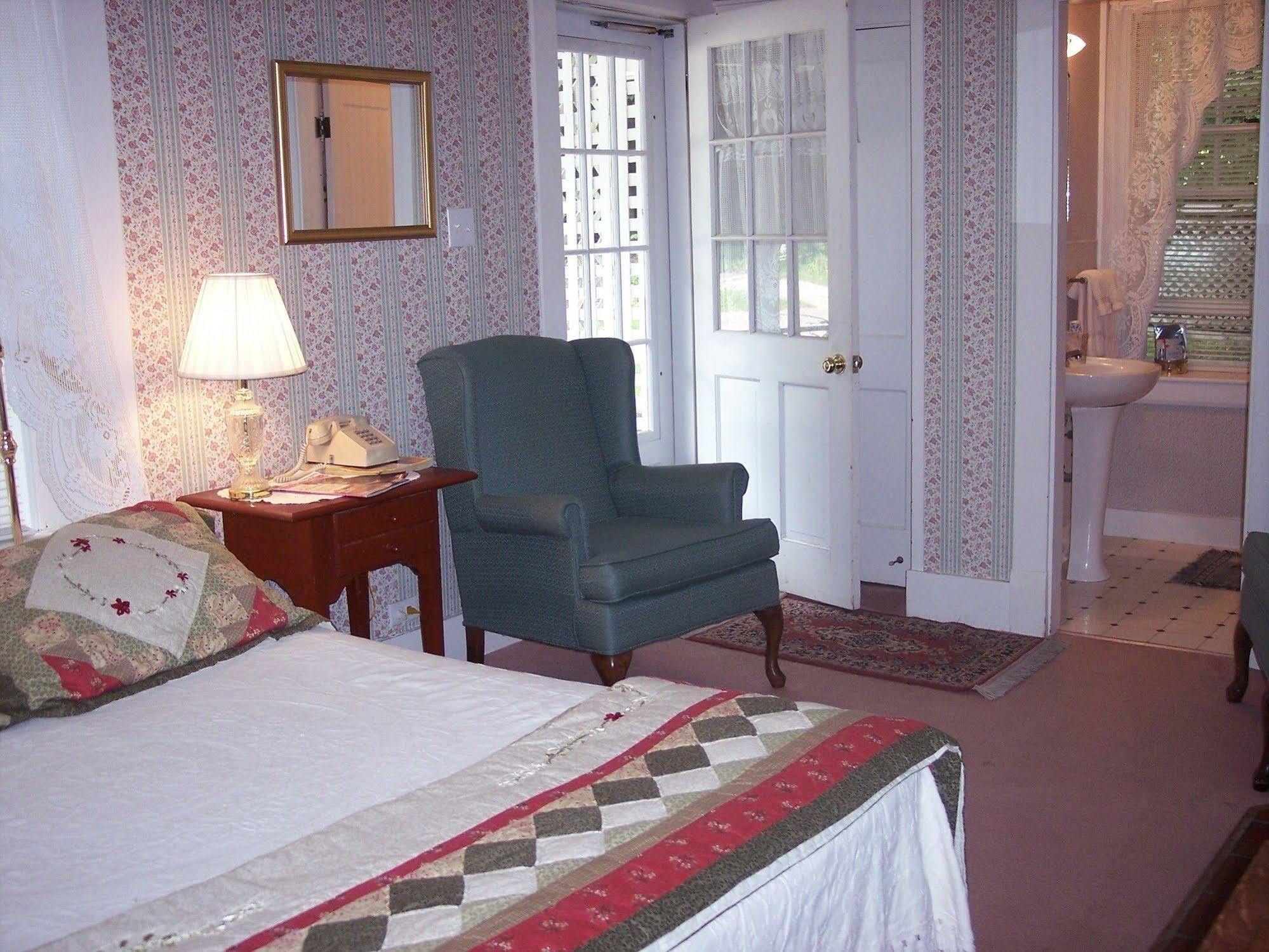 Glen Oaks Inn Интервейл Экстерьер фото